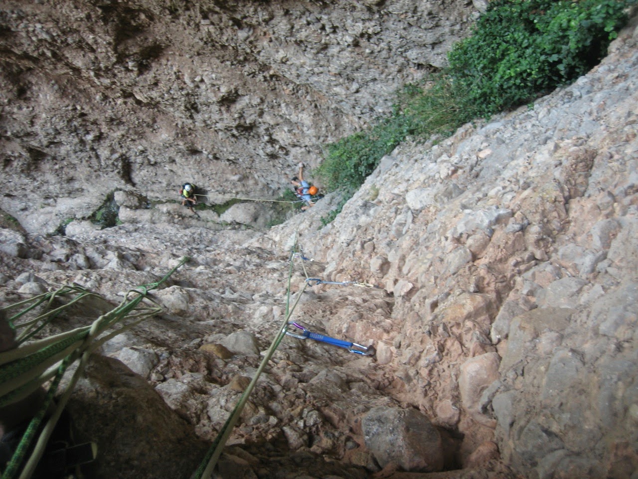 Via del Silencio. 255 m 6b+ (V+A0). Riglos. La Visera