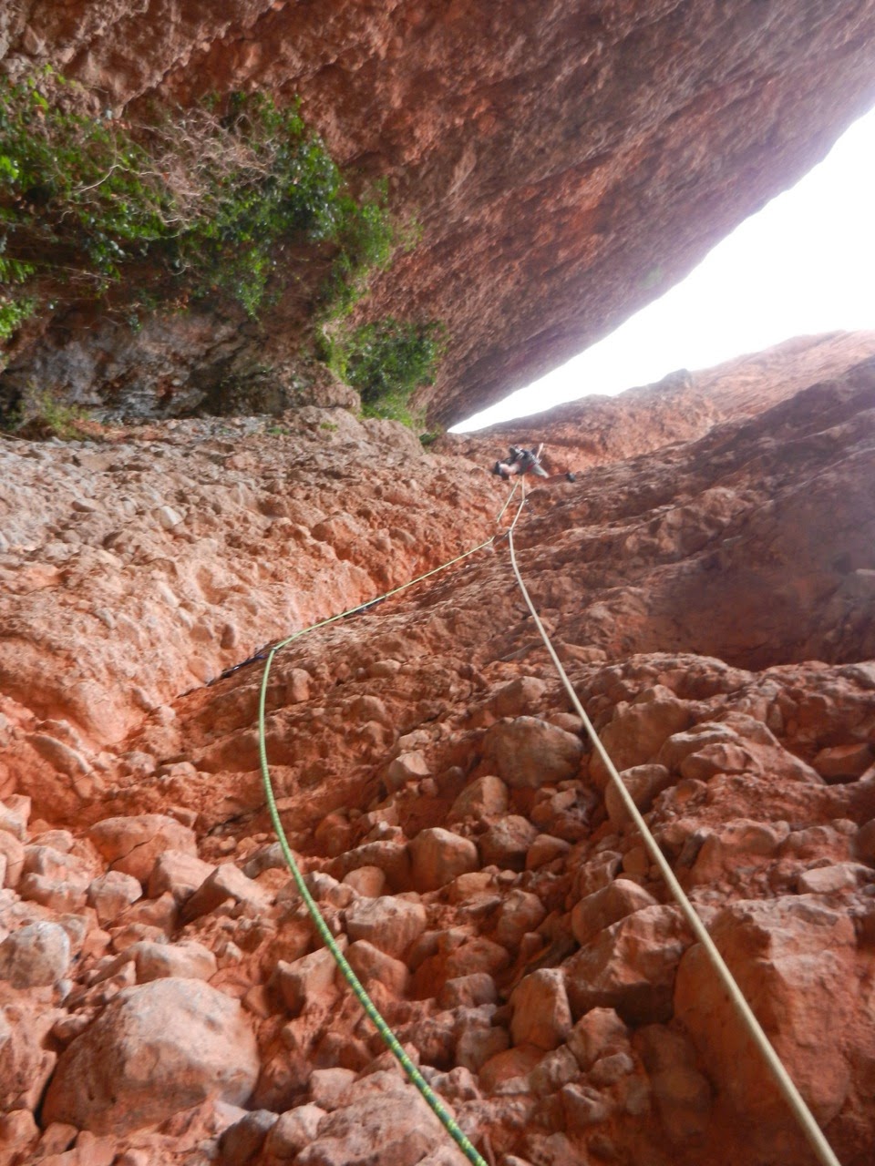 Via del Silencio. 255 m 6b+ (V+A0). Riglos. La Visera