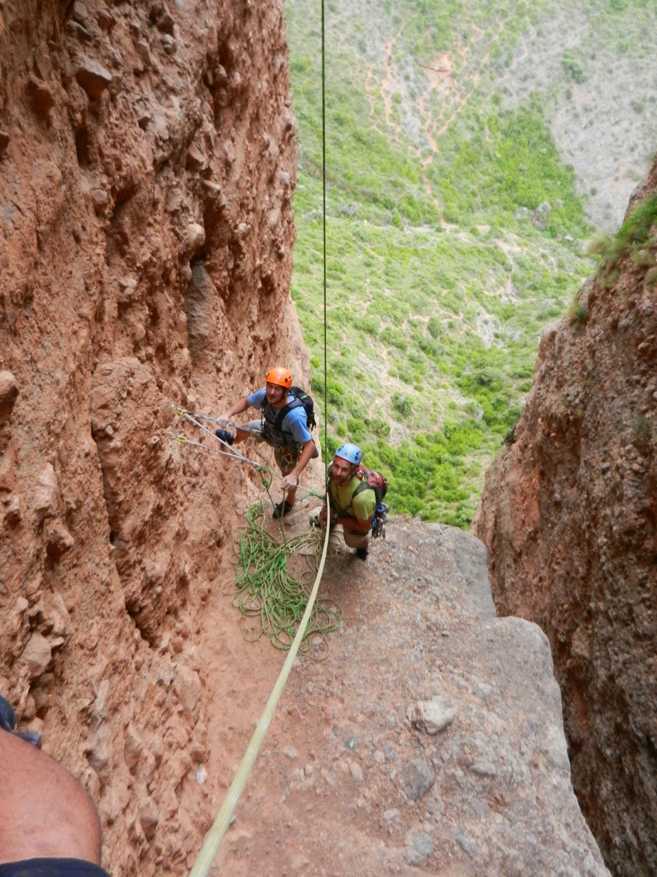 Via del Silencio. 255 m 6b+ (V+A0). Riglos. La Visera