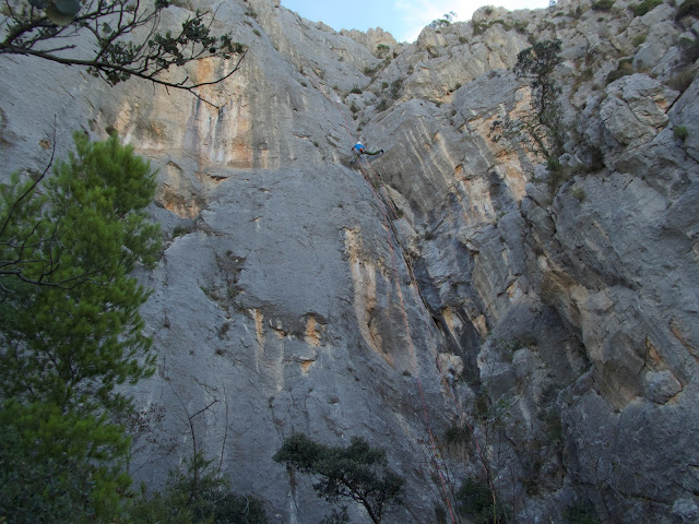 Hermanos de Aguja 500m 7b (6c/A1) Oeste del PuigCampana