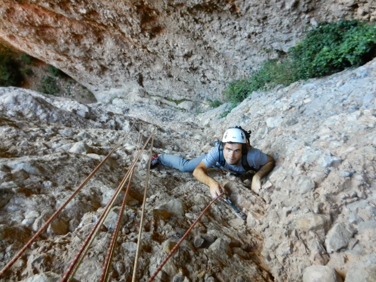 Vía del Silencio a la Visera. Autoprotección en Riglos.