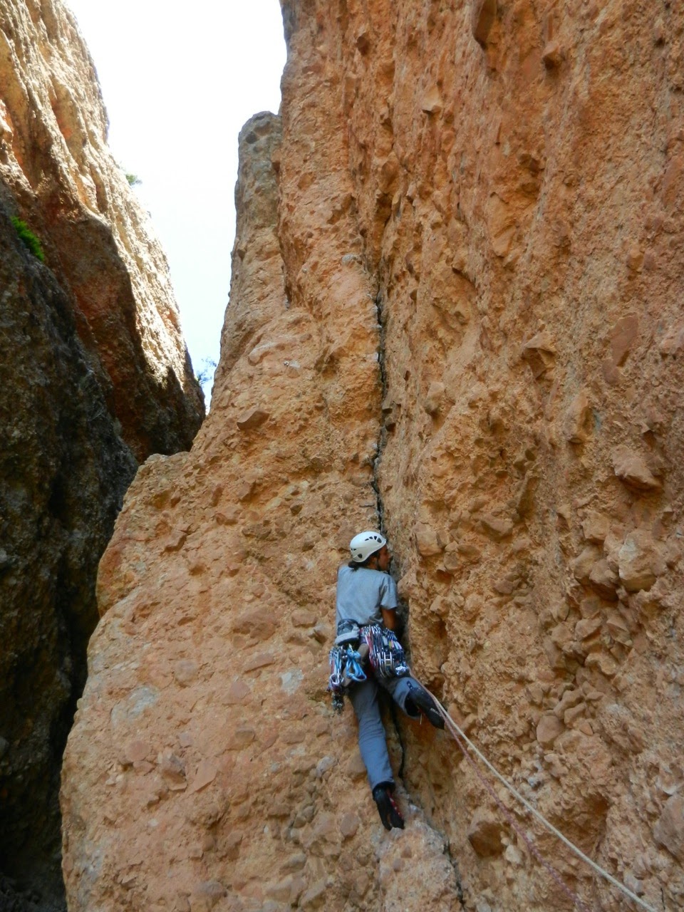 Vía del Silencio a la Visera. Autoprotección en Riglos.