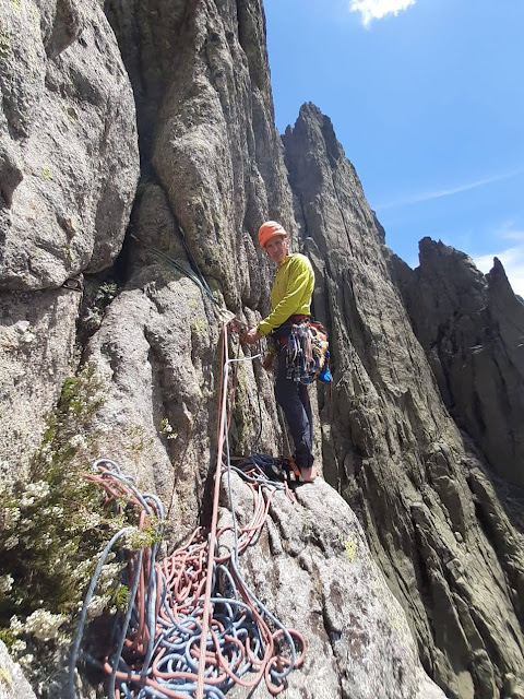 Rivas Acuña a la Punta Maria Luisa, 200m Vº+, Galayos.