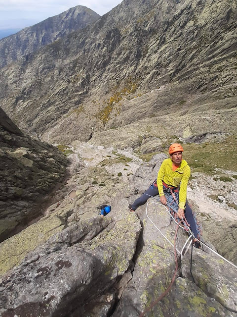 Rivas Acuña a la Punta Maria Luisa, 200m Vº+, Galayos.