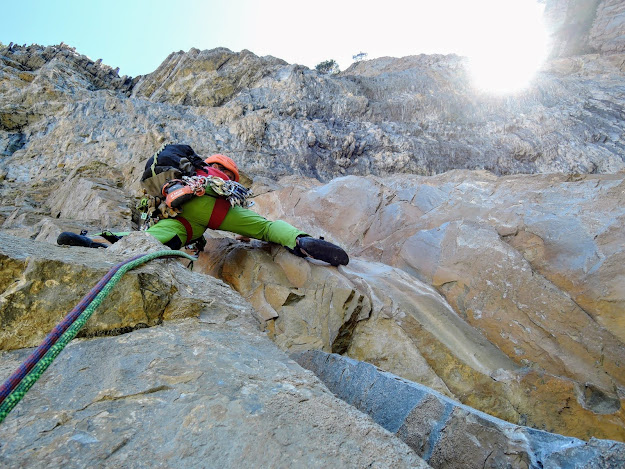 El Retorno del Jedi, ED 350m 6c+ (6b+ obl). Ordesa, pared cóncava.