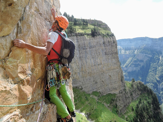 El Retorno del Jedi, ED 350m 6c+ (6b+ obl). Ordesa, pared cóncava.
