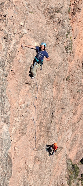 Vía Pandemia al Mallo Cuchillo, Riglos. 230m 6c/6a obl.