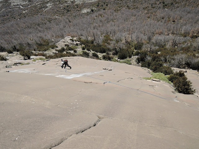 Areneska 120m 6a+/A0 + Coco y Alicates. ARGUIS. Pared de Bones.
