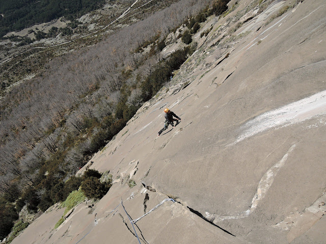 Areneska 120m 6a+/A0 + Coco y Alicates. ARGUIS. Pared de Bones.