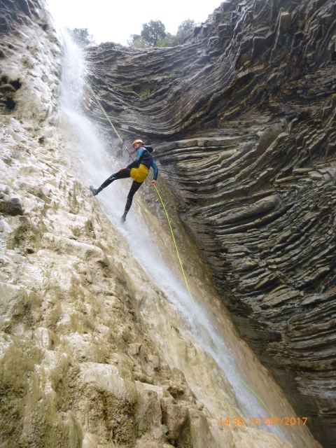 Barrancos + Ferrata y Escalada en los Pirineos. R&P - The Climb