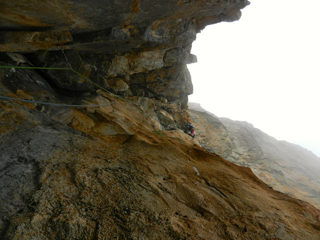 Brujas-Francoespañola, 430m MD+ (6b+/6a oblig.)