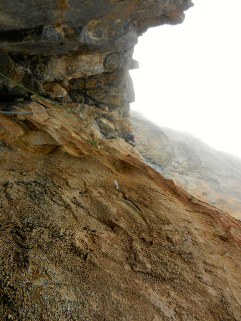Brujas-Francoespañola, 430m MD+ (6b+/6a oblig.)