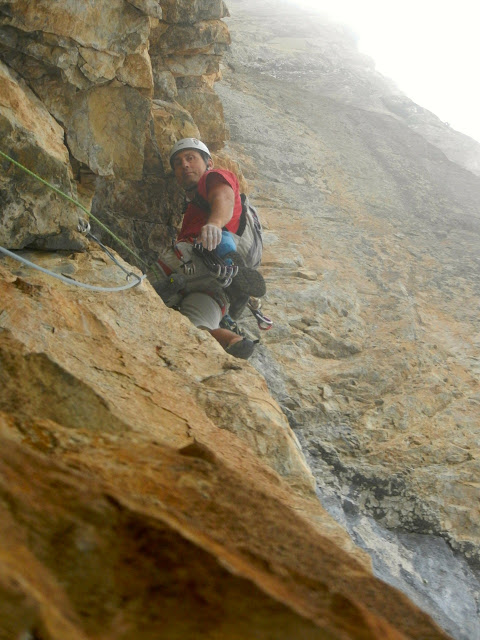 Brujas-Francoespañola, 430m MD+ (6b+/6a oblig.)