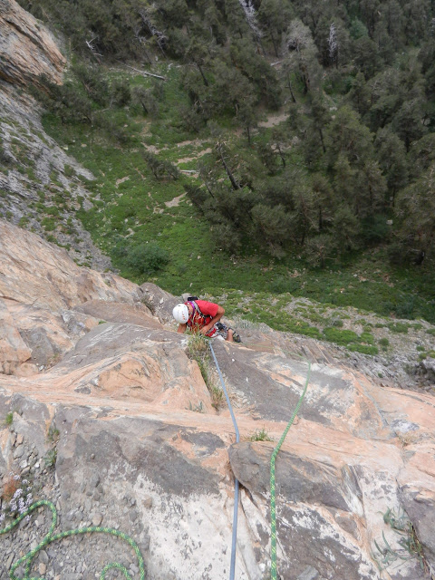 Brujas-Francoespañola, 430m MD+ (6b+/6a oblig.)