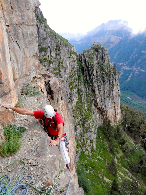 Brujas-Francoespañola, 430m MD+ (6b+/6a oblig.)