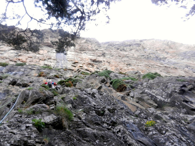 Brujas-Francoespañola, 430m MD+ (6b+/6a oblig.)