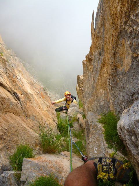 Brujas-Francoespañola, 430m MD+ (6b+/6a oblig.)