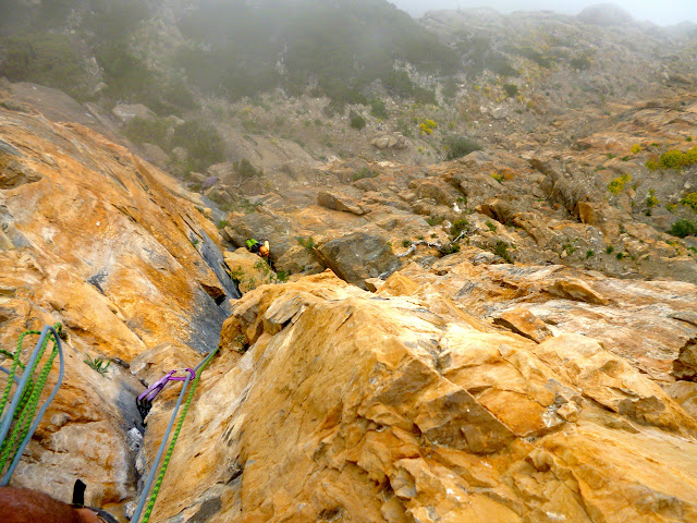 Brujas-Francoespañola, 430m MD+ (6b+/6a oblig.)