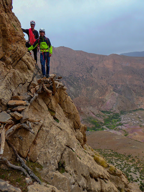Canyon Apache y La lumiere . Taghia 2 de 5