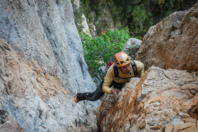Diedro Gris Montrebei Cataluña, 430m V+/6a