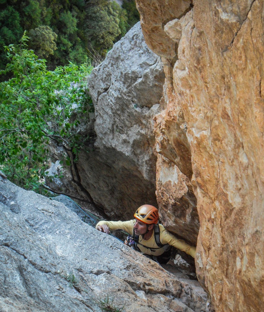 Diedro Gris Montrebei Cataluña, 430m V+/6a