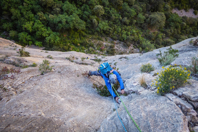 Diedro Gris Montrebei Cataluña, 430m V+/6a