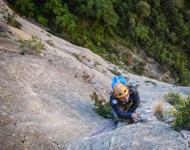 Diedro Gris Montrebei Cataluña, 430m V+/6a