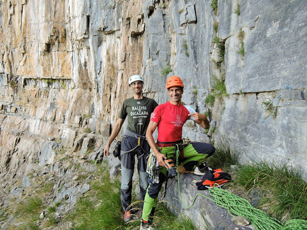 El Retorno del Jedi, ED 350m 6c+ (6b+ obl). Ordesa, pared cóncava.
