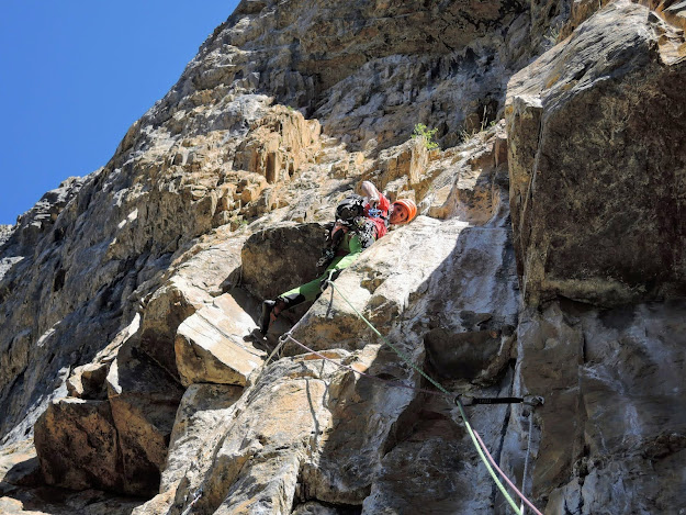 El Retorno del Jedi, ED 350m 6c+ (6b+ obl). Ordesa, pared cóncava.