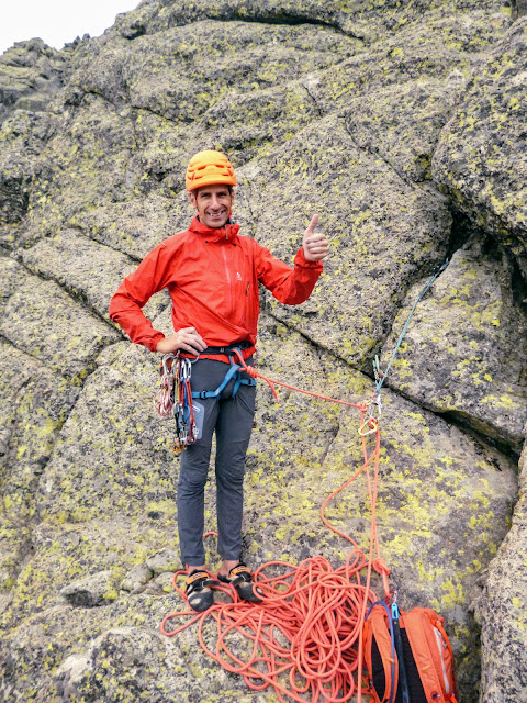 Espolón de los López 130m/6a+, Almanzor. Gredos