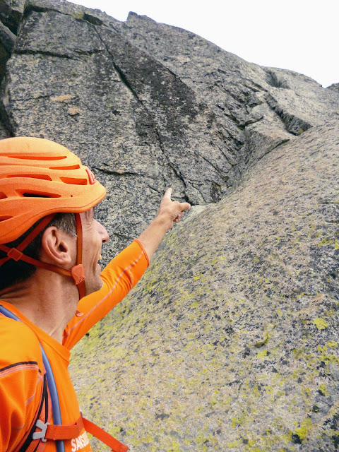 Espolón de los López 130m/6a+, Almanzor. Gredos