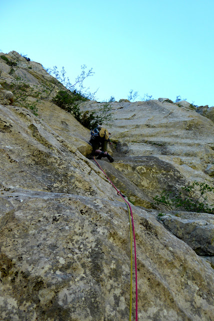 GUTZ 200m 6b/A1 (V+ obl.), Valle de Ansó, Pared del Mirador.