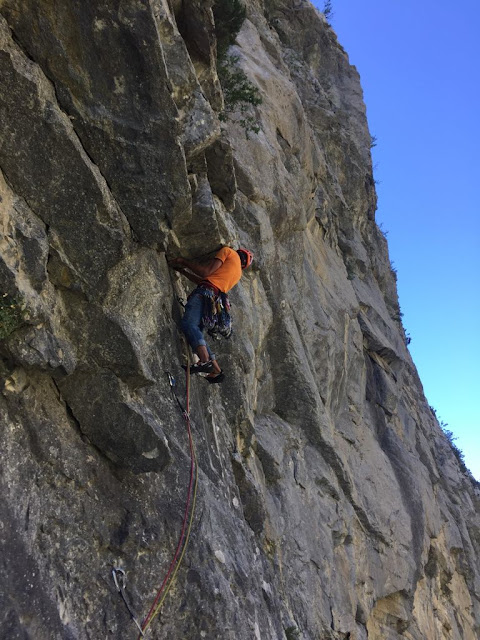 GUTZ 200m 6b/A1 (V+ obl.), Valle de Ansó, Pared del Mirador.