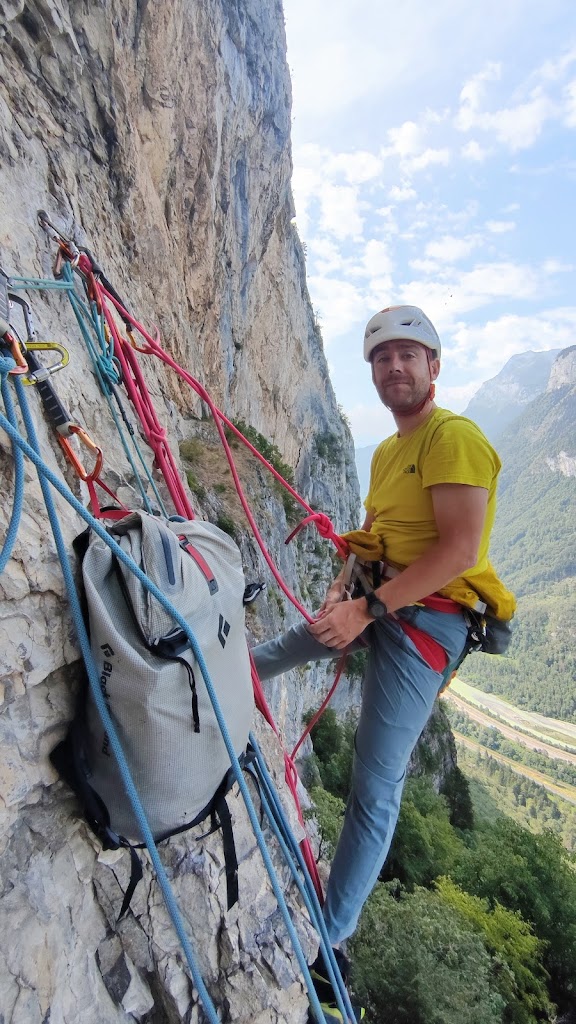 Vía Indiana Jaune (260m 6c/6b obl.) Maladiere, Chamonix.