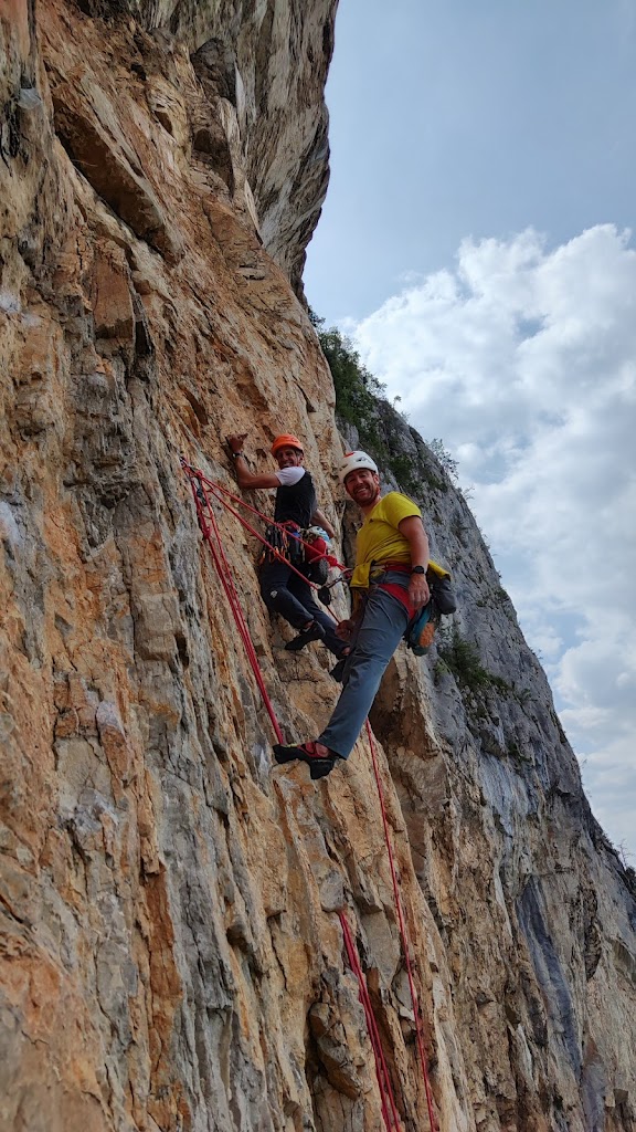 Vía Indiana Jaune (260m 6c/6b obl.) Maladiere, Chamonix.