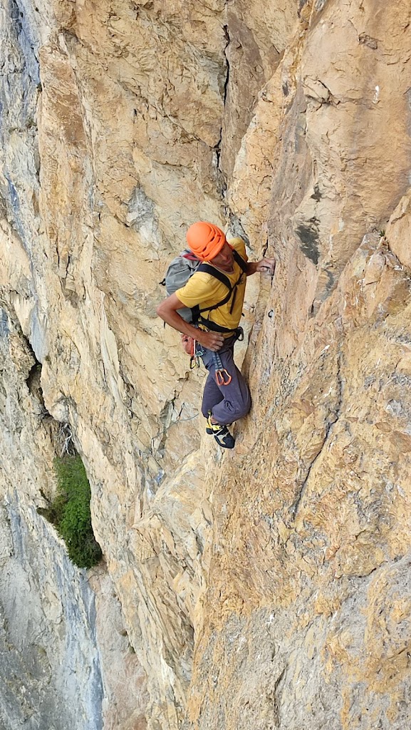 Vía Indiana Jaune (260m 6c/6b obl.) Maladiere, Chamonix.