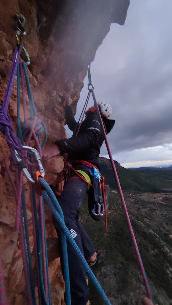 Vías Cacho a Cacho y Los Tacones, Riglos.