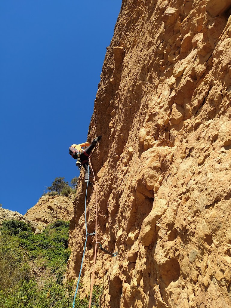 Vías Cacho a Cacho y Los Tacones, Riglos.