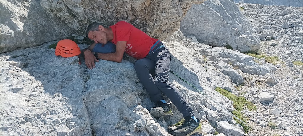 Vía Leiva al Naranjo de Bulnes, 500m 7b/6b obl.