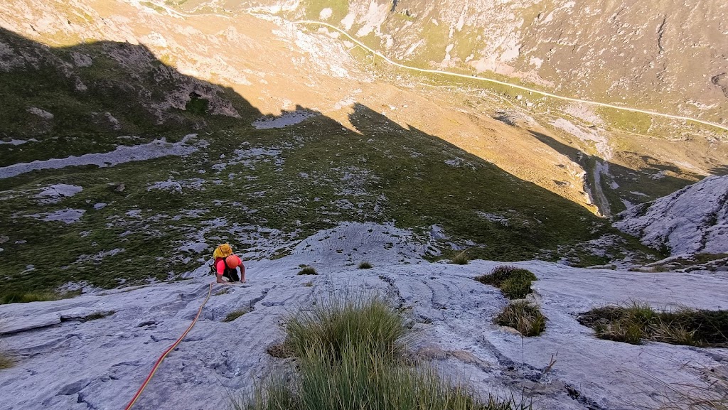 La conjura de los Fatos, Fresnidiello. 250m 6a+