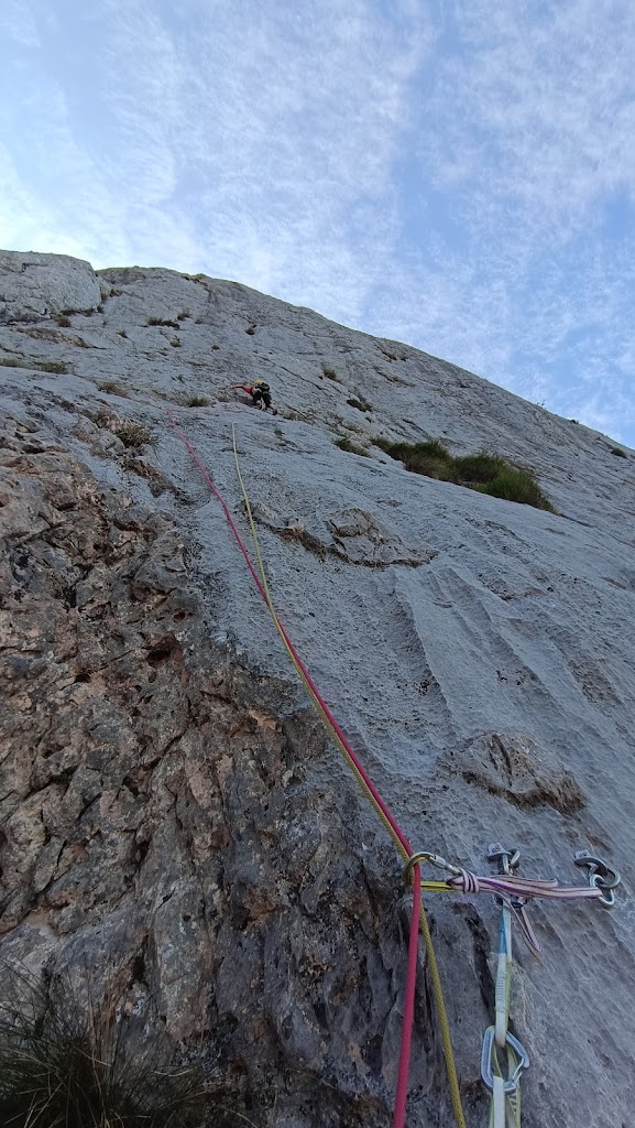 La conjura de los Fatos, Fresnidiello. 250m 6a+
