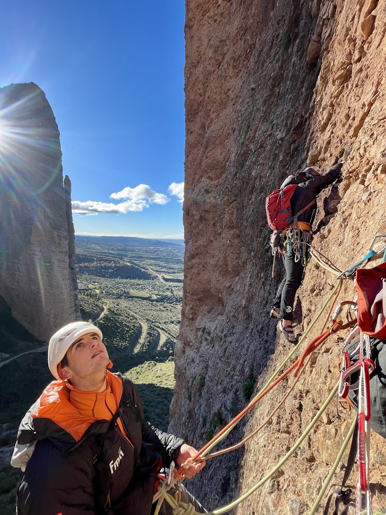 Vías Cacho a Cacho y Los Tacones, Riglos.