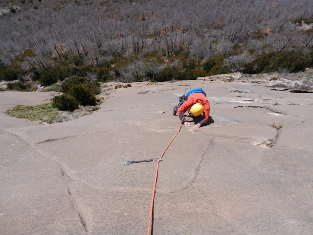 Areneska 120m 6a+/A0 + Coco y Alicates. ARGUIS. Pared de Bones.