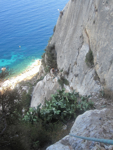 Los Miserables, 6c+, 140m. Peñón de Ifach. Calpe