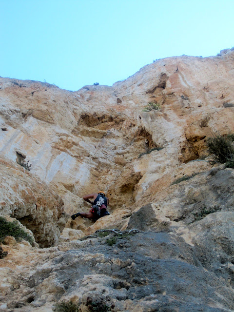 Los Miserables, 6c+, 140m. Peñón de Ifach. Calpe