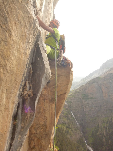 Zaratrusta. ED 400m 7a+ (6b/A2)